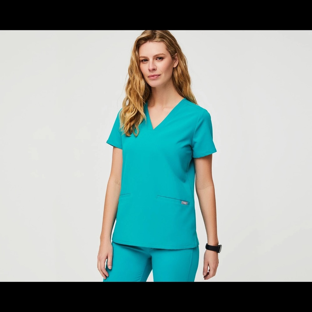 Figs Teal Casma Three Pocket Scrub Top